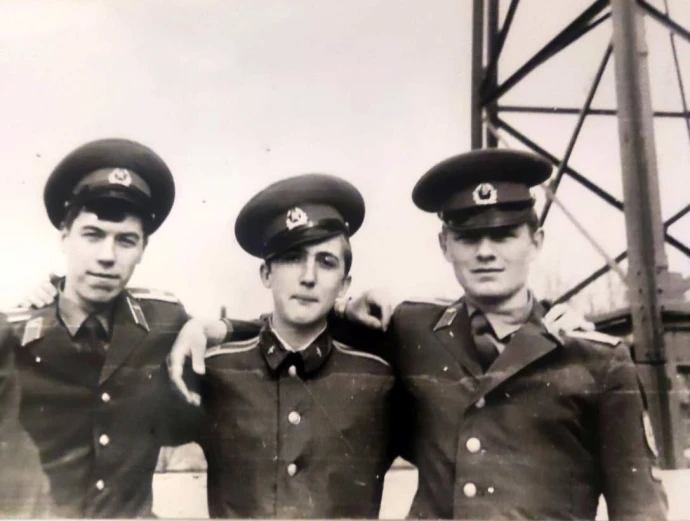 Никулин, Серов и.... напишите в комментариях кто справа